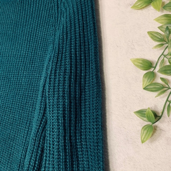 Wet Seal | Long Teal Sweater - Picture 4 of 4